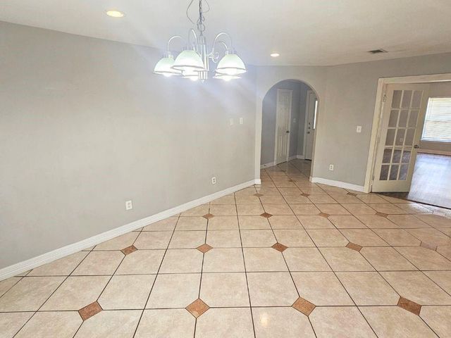 9526 Golden Wood Lane, Houston, TX 77086