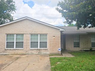 9526 Golden Wood Lane, Houston, TX 77086