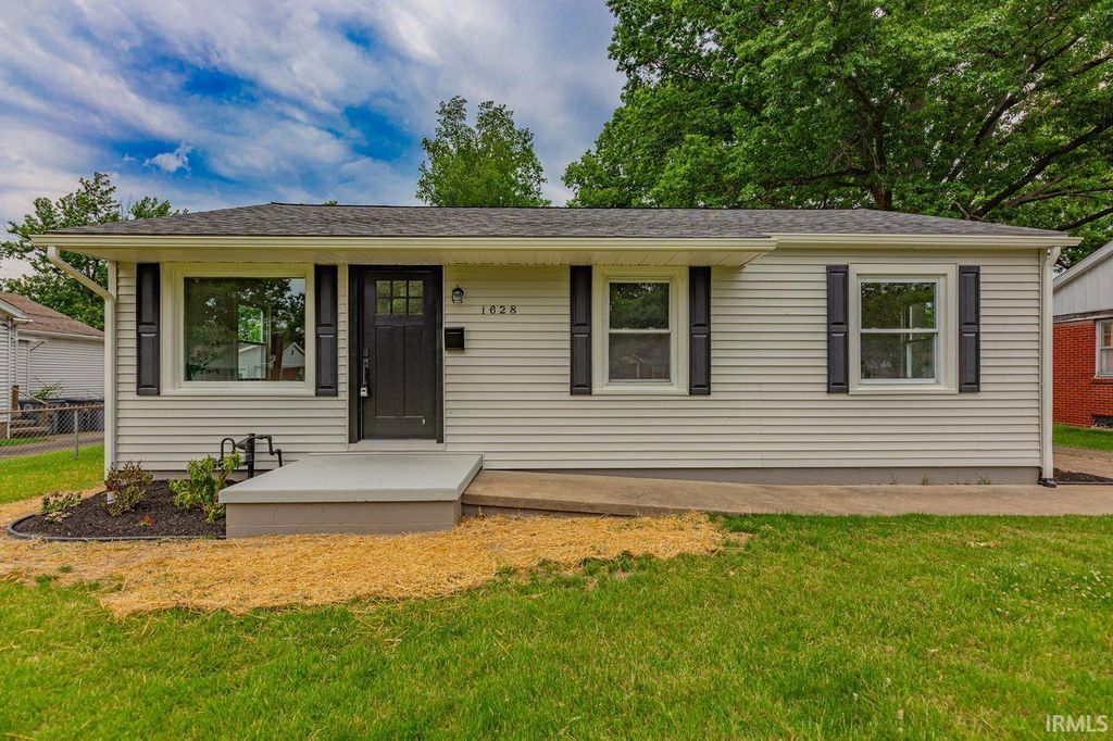 1628 E Blackford Avenue, Evansville, IN 47714