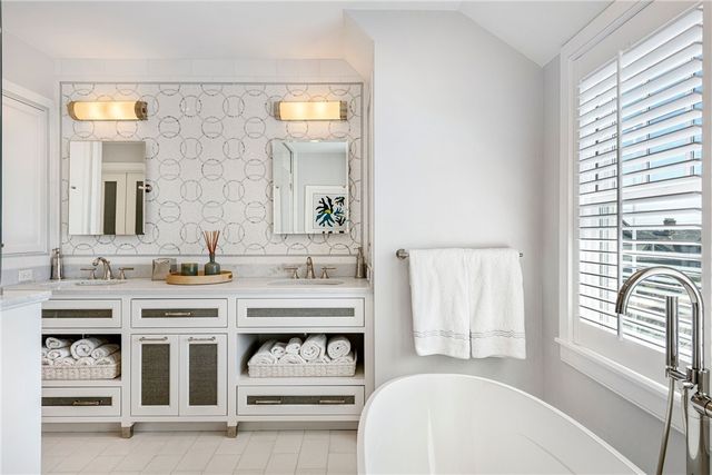 31 Ninigret Avenue, Charlestown, RI 02813