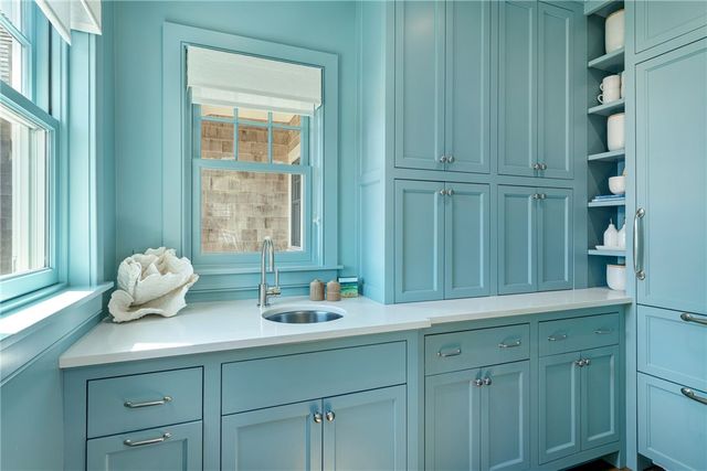 31 Ninigret Avenue, Charlestown, RI 02813