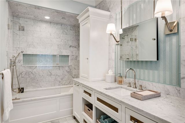 31 Ninigret Avenue, Charlestown, RI 02813