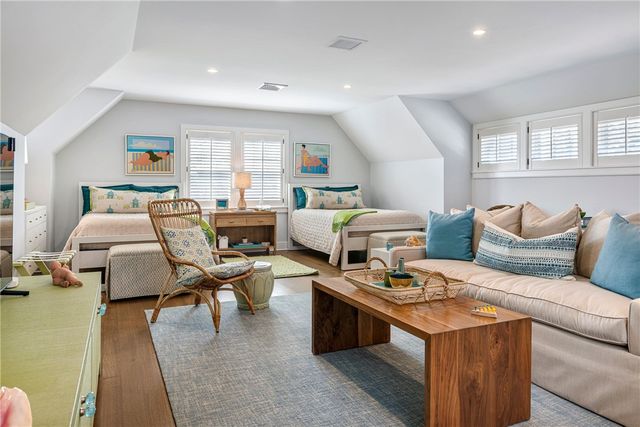 31 Ninigret Avenue, Charlestown, RI 02813