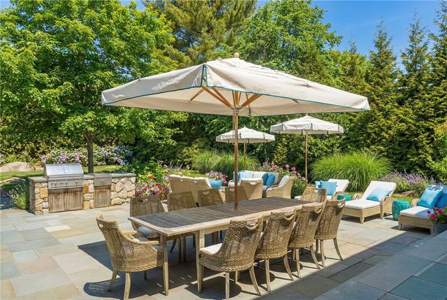 31 Ninigret Avenue, Charlestown, RI 02813