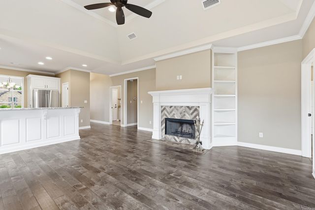 233 Nantucket Loop, Maumelle, AR 72113