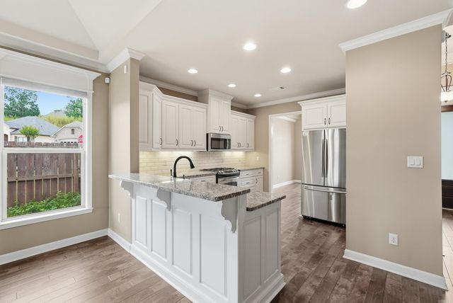 233 Nantucket Loop, Maumelle, AR 72113