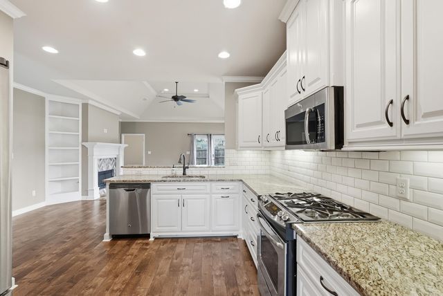 233 Nantucket Loop, Maumelle, AR 72113