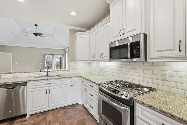 233 Nantucket Loop, Maumelle, AR 72113