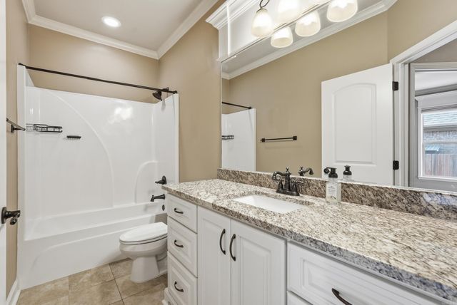 233 Nantucket Loop, Maumelle, AR 72113