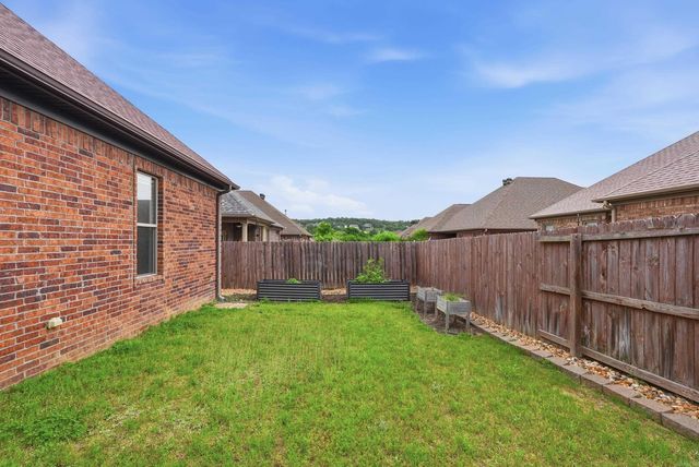 233 Nantucket Loop, Maumelle, AR 72113