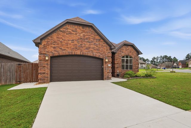 233 Nantucket Loop, Maumelle, AR 72113