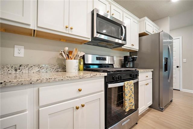 2616 Windmere E Drive, Semmes, AL 36575