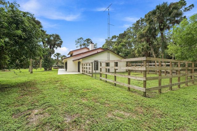 2730 Doe Trail, Loxahatchee, FL 33470