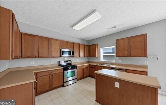 3185 Aspen Avenue, Atlanta, GA 30349