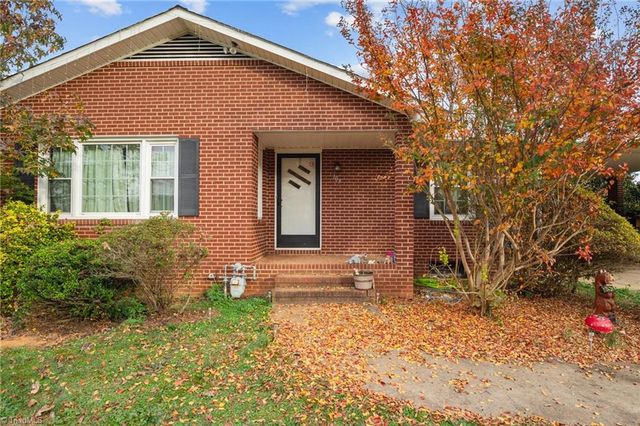 109 Forest Hill Road, Lexington, NC 27295