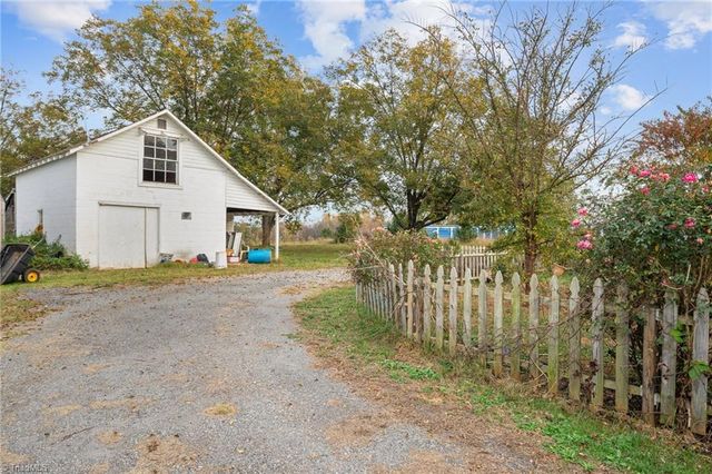 109 Forest Hill Road, Lexington, NC 27295