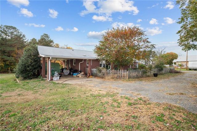 109 Forest Hill Road, Lexington, NC 27295