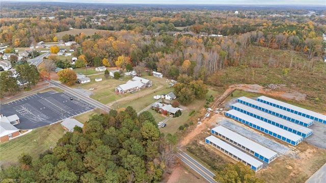 109 Forest Hill Road, Lexington, NC 27295