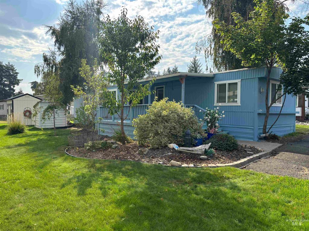 411 N Almon 205, Moscow, ID 83843