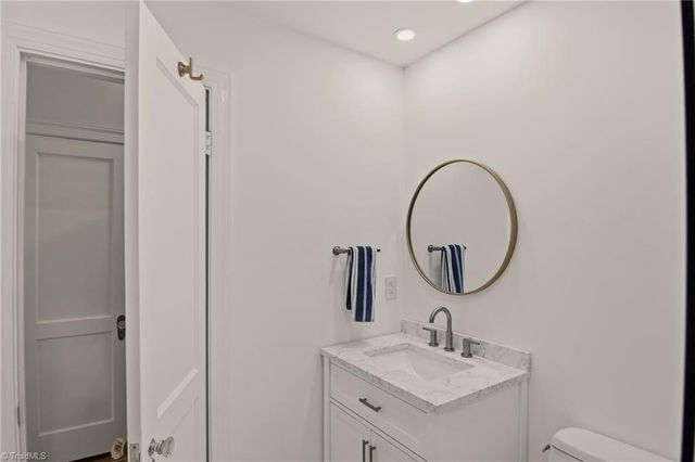 2400 Westover Drive, Winston-salem, NC 27103