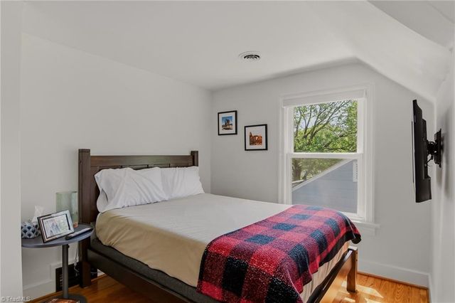 2400 Westover Drive, Winston-salem, NC 27103