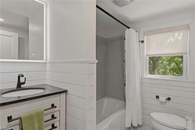 2400 Westover Drive, Winston-salem, NC 27103