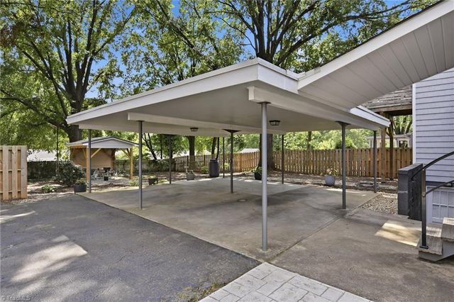 2400 Westover Drive, Winston-salem, NC 27103