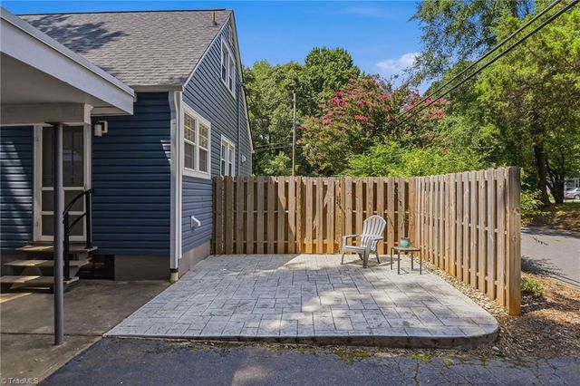 2400 Westover Drive, Winston-salem, NC 27103