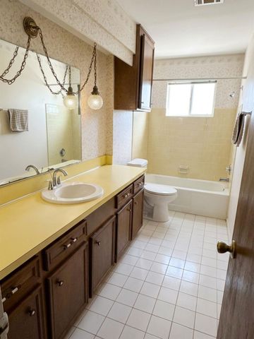 12814 Crow Valley Lane, Houston, TX 77099