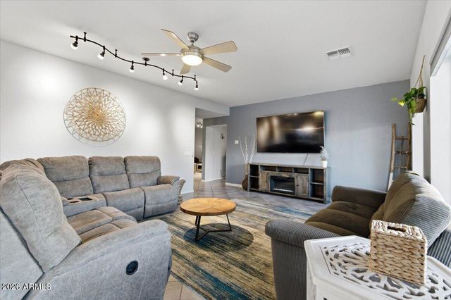 120 W SOUTHERN HILLS Road, Phoenix, AZ 85023