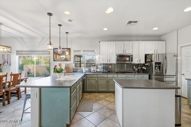 120 W SOUTHERN HILLS Road, Phoenix, AZ 85023
