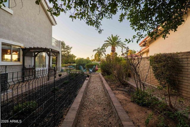 120 W SOUTHERN HILLS Road, Phoenix, AZ 85023