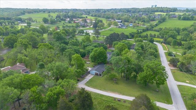 3884 N Gulley Road, Fayetteville, AR 72703