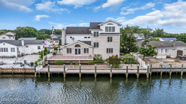 756 Tunney Point Drive, Toms River, NJ 08753
