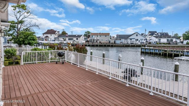 756 Tunney Point Drive, Toms River, NJ 08753