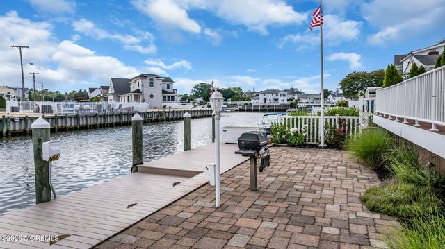 756 Tunney Point Drive, Toms River, NJ 08753