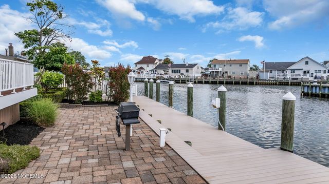 756 Tunney Point Drive, Toms River, NJ 08753