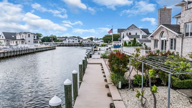756 Tunney Point Drive, Toms River, NJ 08753