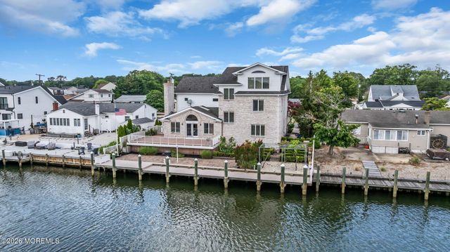 756 Tunney Point Drive, Toms River, NJ 08753