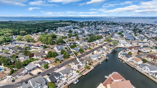 756 Tunney Point Drive, Toms River, NJ 08753