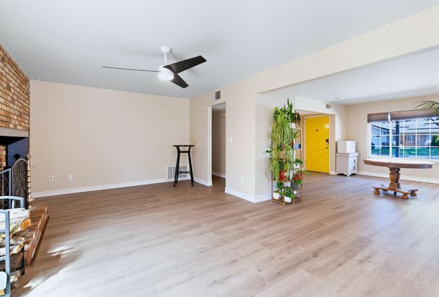 1320 Coffee Villa Dr, Modesto, CA 95355