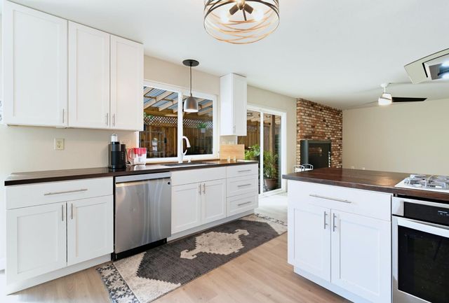 1320 Coffee Villa Dr, Modesto, CA 95355