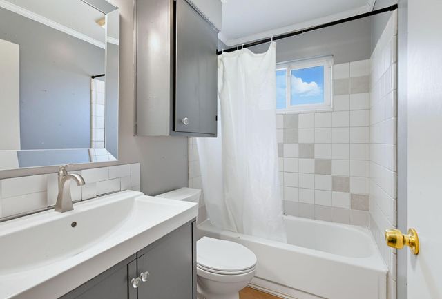 1320 Coffee Villa Dr, Modesto, CA 95355