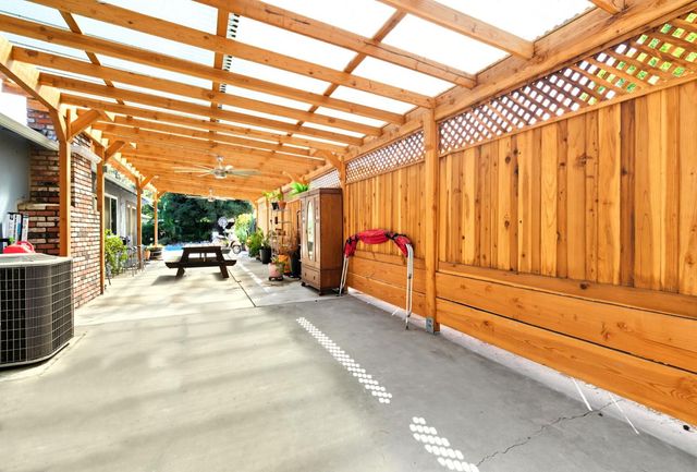 1320 Coffee Villa Dr, Modesto, CA 95355