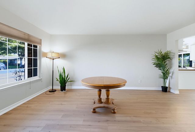 1320 Coffee Villa Dr, Modesto, CA 95355