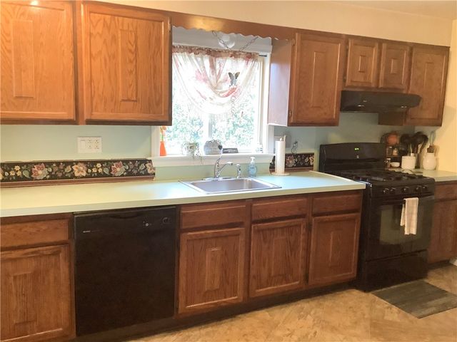 52 Mendon Road, North Smithfield, RI 02896