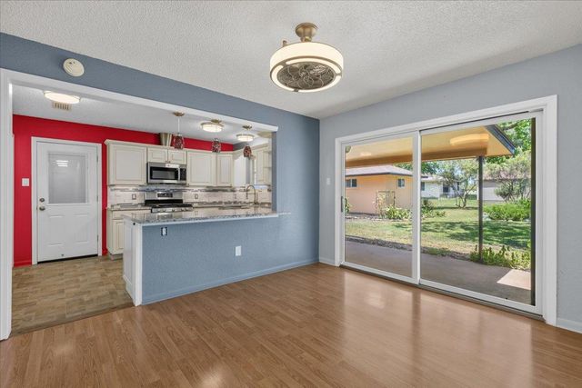 1415 NE Whitehead ST, Smithville, TX 78957