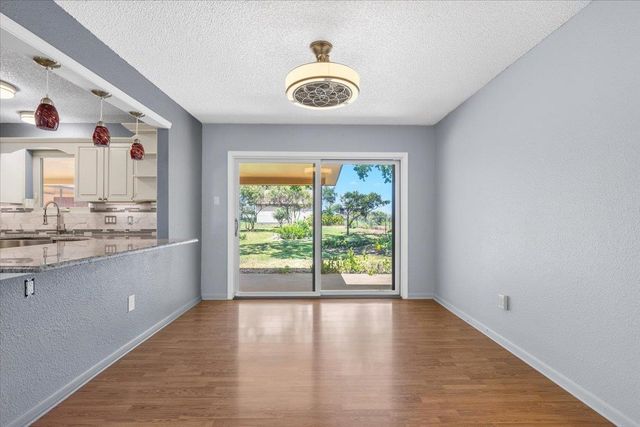 1415 NE Whitehead ST, Smithville, TX 78957