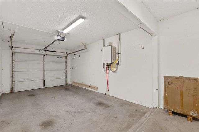 1415 NE Whitehead ST, Smithville, TX 78957