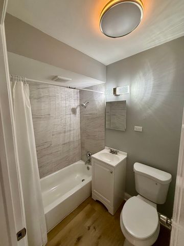 145 Dover Drive 14, Des Plaines, IL 60018